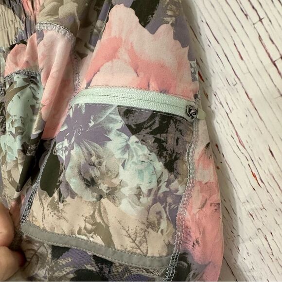 Fabletics Floral Running Shorts - Picture 4 of 5